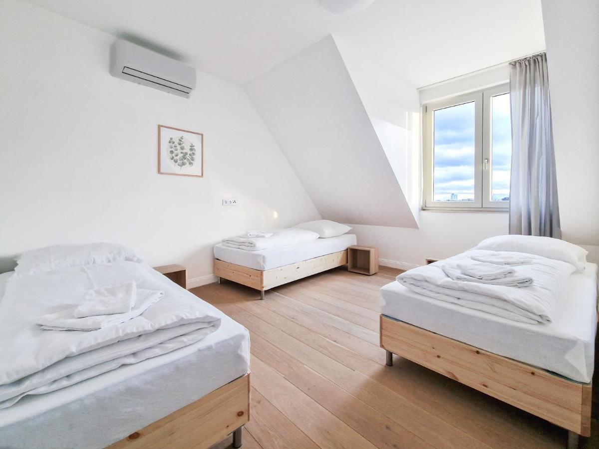 Tolstov - With 1 Or 2 - 15 Min To Messe Dus And Old Town Dus Appartement