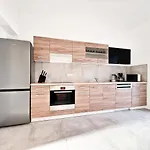 Tolstov Apartments - City Apartments With 1 Or 2 Rooms - 15 Min To Messe Dus And Old Town Dus