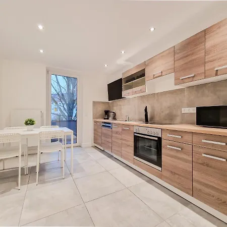 Appartement Tolstov - With 1 Or 2 - 15 Min To Messe Dus And Old Town Dus Düsseldorf