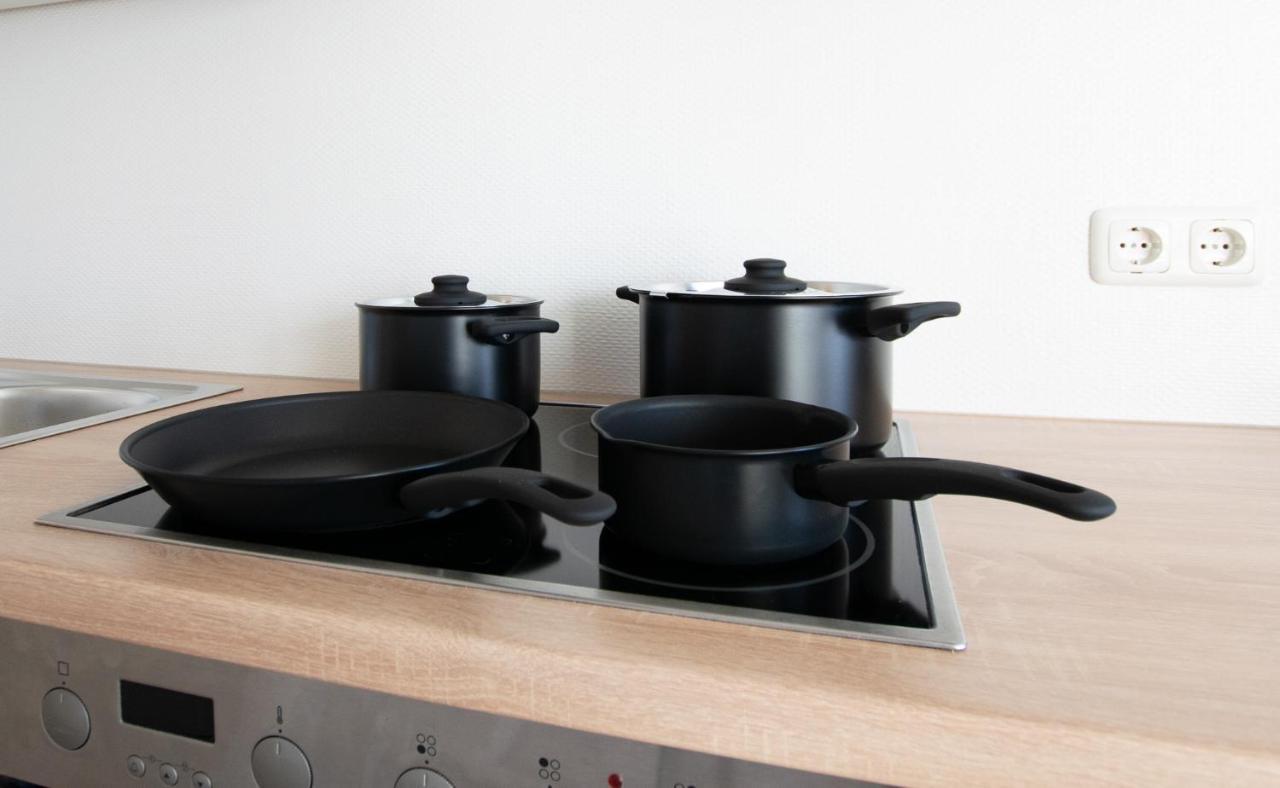 Tolstov - With 1 Or 2 - 15 Min To Messe Dus And Old Town Dus Apartment