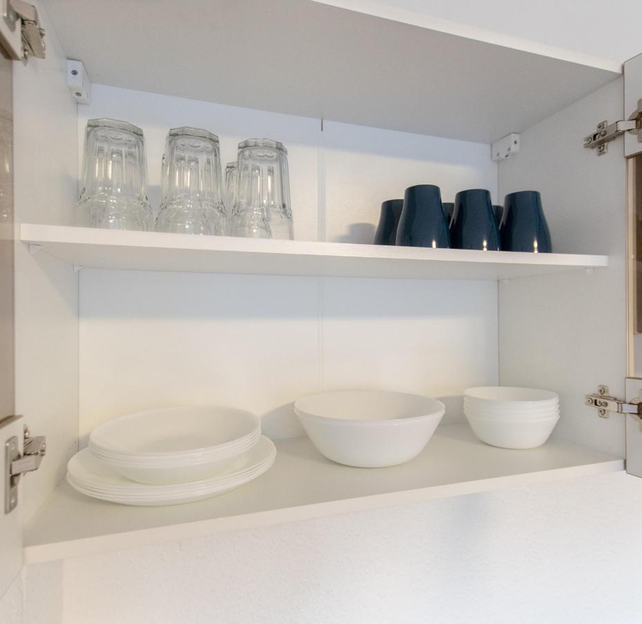 Apartment Tolstov - With 1 Or 2 - 15 Min To Messe Dus And Old Town Dus