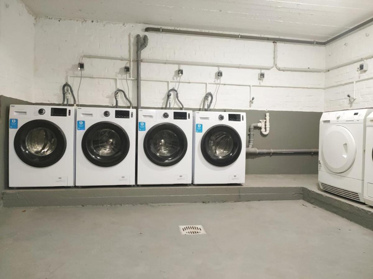 Tolstov - With 1 Or 2 - 15 Min To Messe Dus And Old Town Dus *