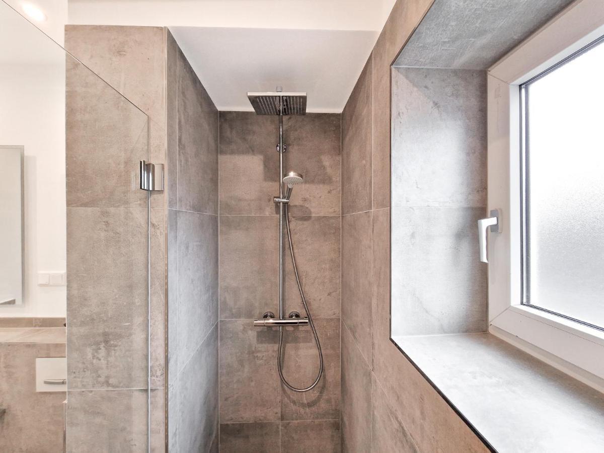 Tolstov - With 1 Or 2 - 15 Min To Messe Dus And Old Town Dus Apartment *