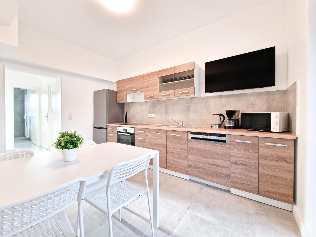 Apartment Tolstov - With 1 Or 2 - 15 Min To Messe Dus And Old Town Dus Düsseldorf